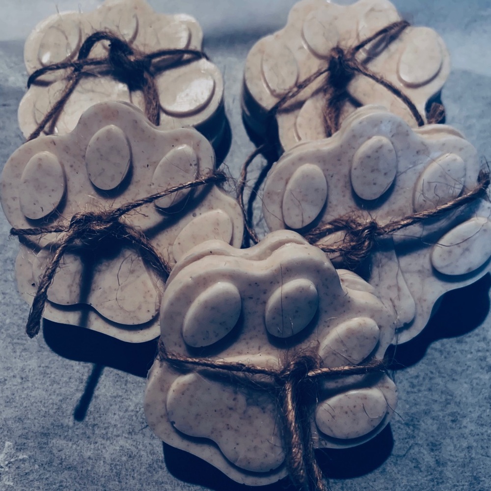 Dog Paw Shape Handcrafted Sensitive Skin Dog Bar Soap